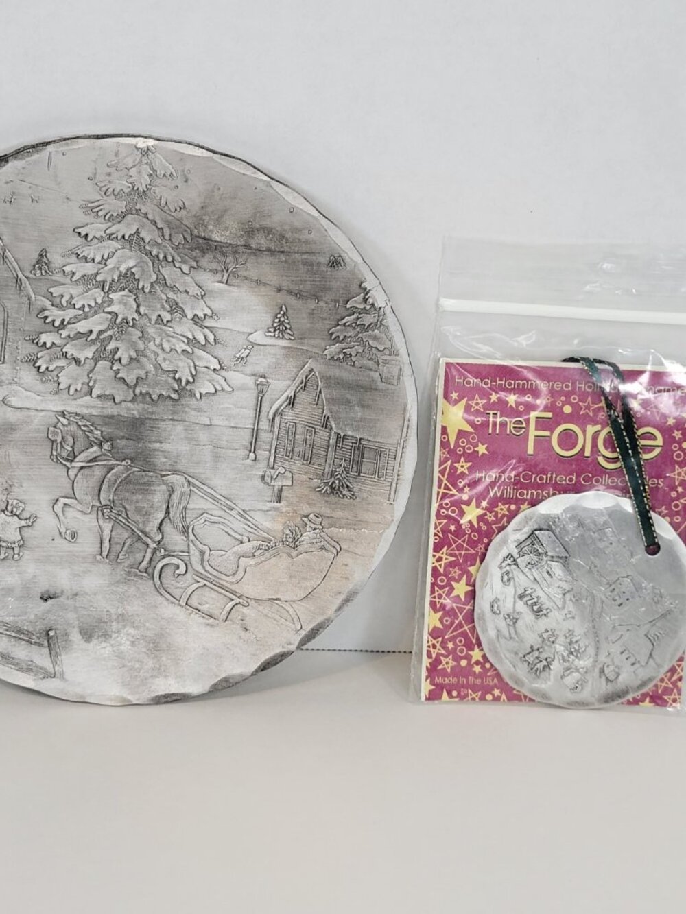 Vtg The Forge Hand-Hammered Aluminum Christmas Decorative Plate & Ornament